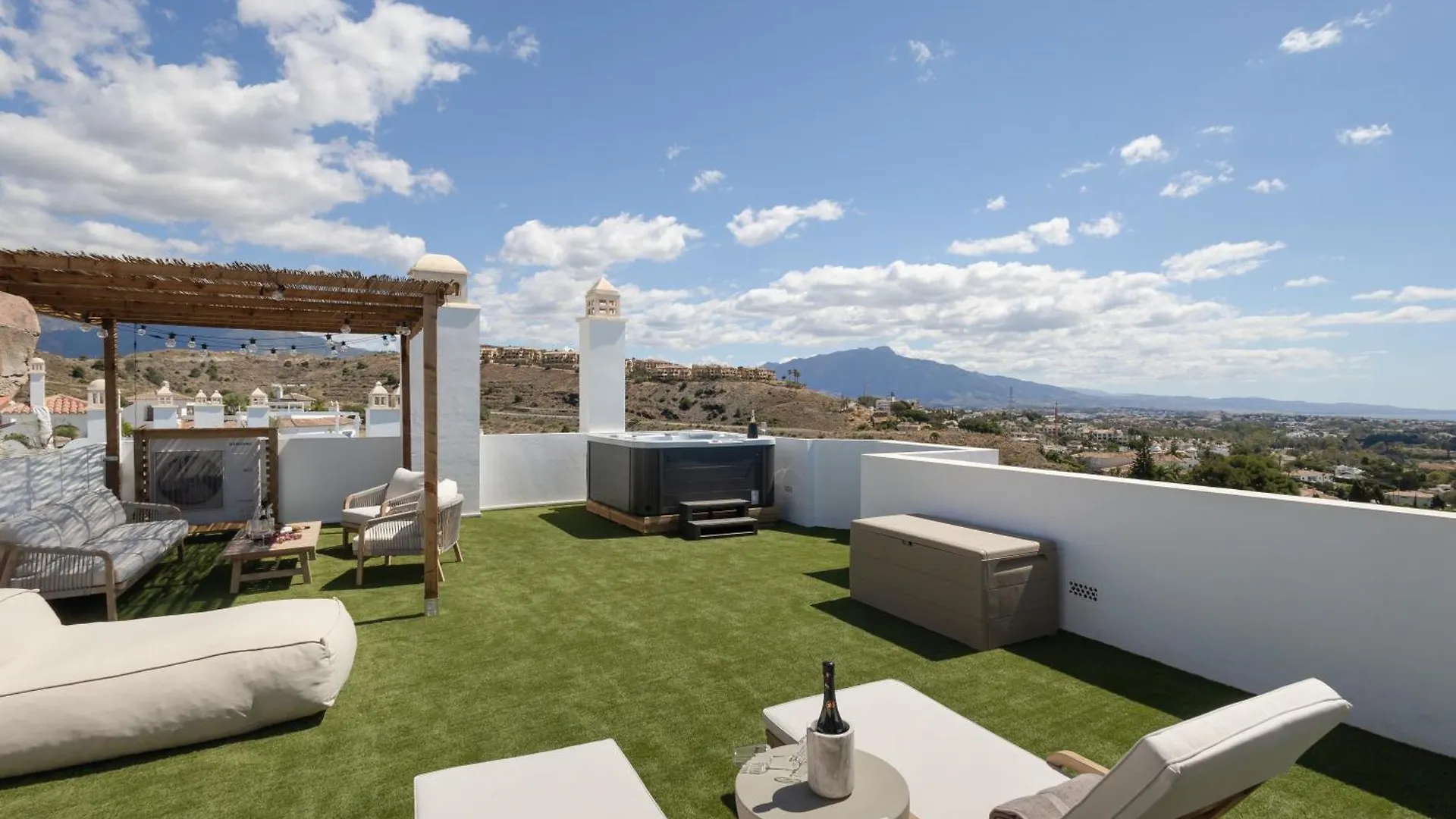Luxe Penthouse In Golf Paradijs Estepona Apartman